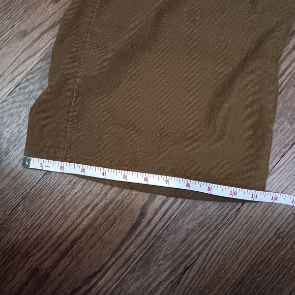 American Eagle, light weight, cropped corduroy Wide legged pants, size small - Picture 8 of 11